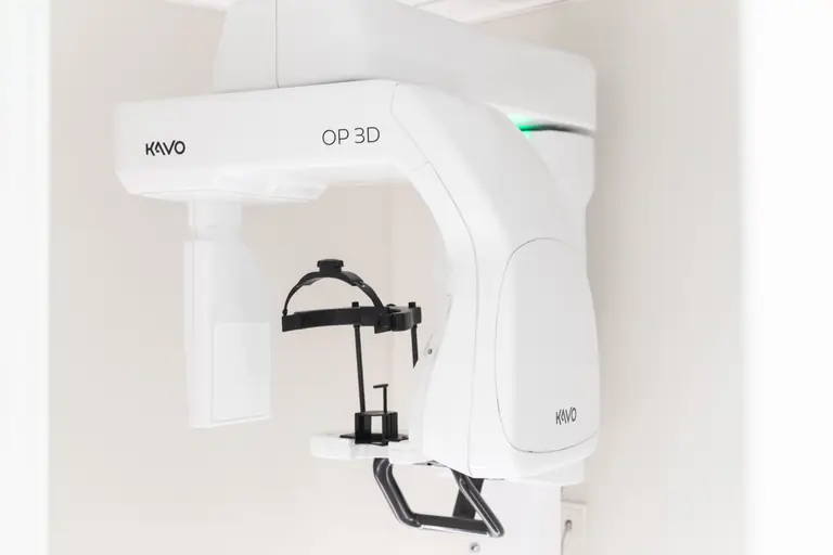 Equipo de radiografía 3D (CBCT) de la clínica