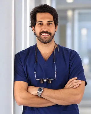 Dr. Alberto Calcines, periodoncia e implantología de Castellana Clínica Dental